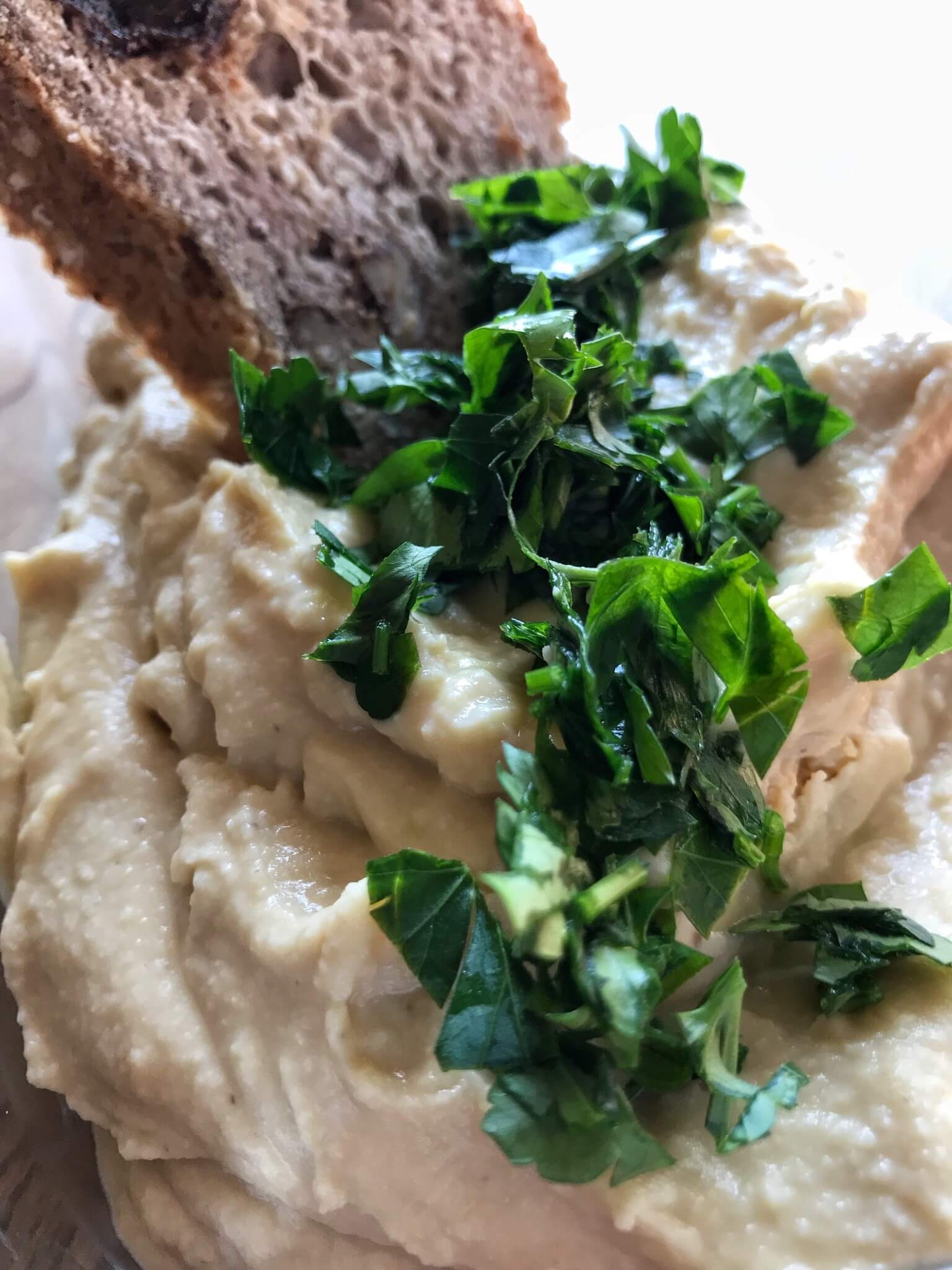 Hummus z ziołem