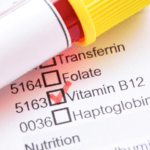 Wpływ suplementacji witaminą B12 i kwasem foliowym, a ryzyko nowotworu u osób starszych